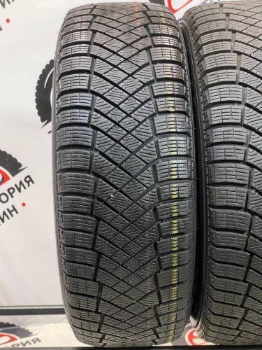 Pirelli Ice Zero R17  235/60