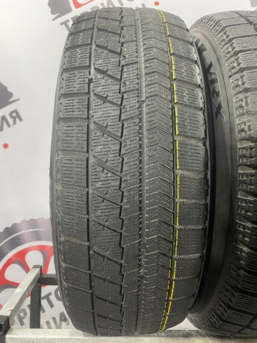 Bridgestone Blizzak VRX R16 215/65