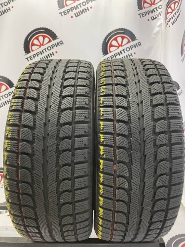 Maxtrek Trek M7 R17	215/45