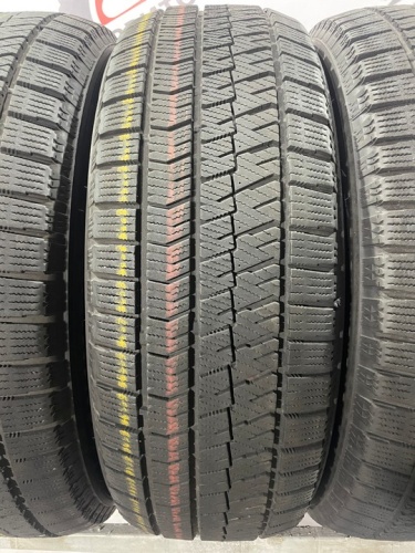 Bridgestone Blizzak VRX2 R17 225/60