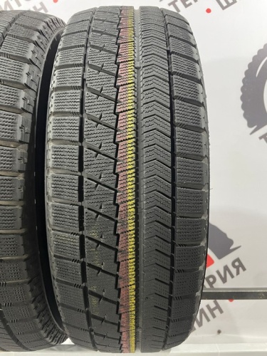 Bridgestone Blizzak VRX R16 215/65