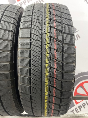 Bridgestone Blizzak VRX R17 215/55