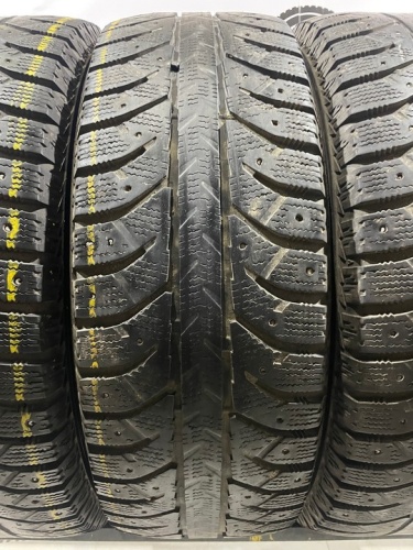 Bridgestone Ice Cruiser 7000 R16 215/65