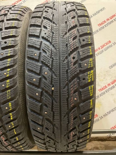 Kumho I'Zen RV Stud KC16 R16 215/70