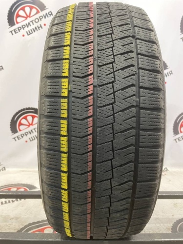 Bridgestone Blizzak VRX 2 R17	215/45