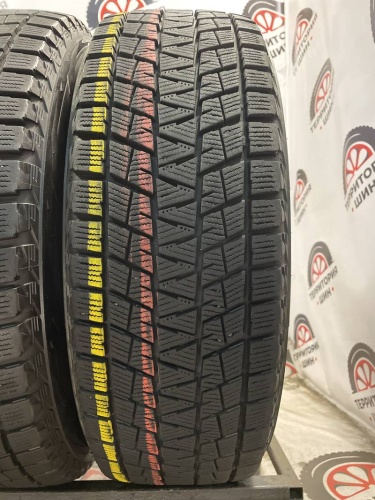 Bridgestone Blizzak DM-V1 R16 215/65