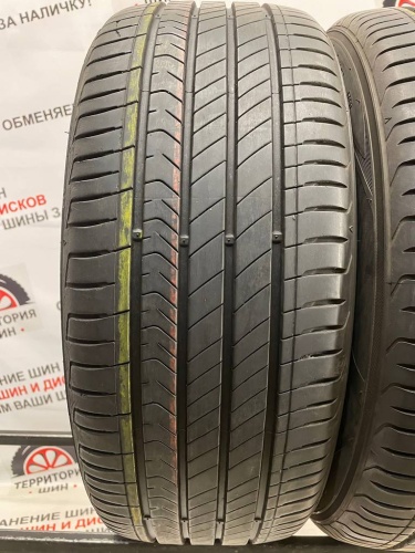 Kumho Majesty 9 Solusv TA91 R17	215/50