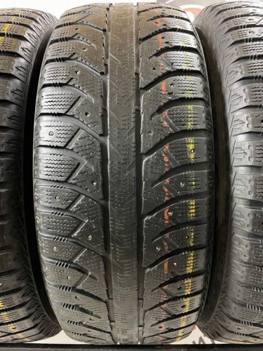 Bridgestone Ice Cruser 7000 R16 215/60