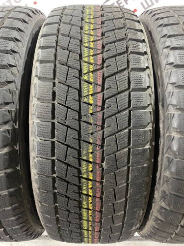 Bridgestone Blizzak DM-V1 R17 235/60