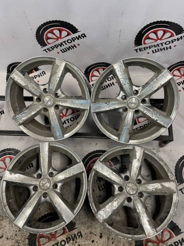 Литые  R17 5х114.3 ЦО 64.1 ЕТ40 7J