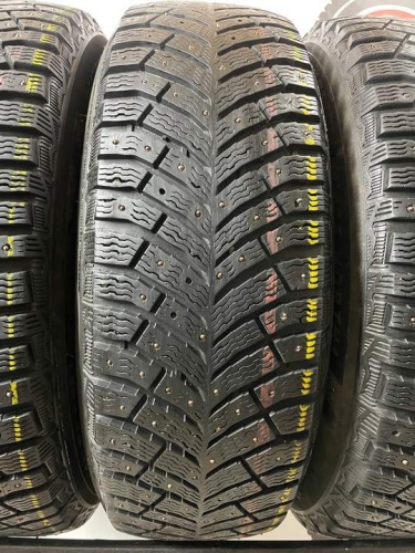 Michelin X-Ice Notch 4 R17 215/65