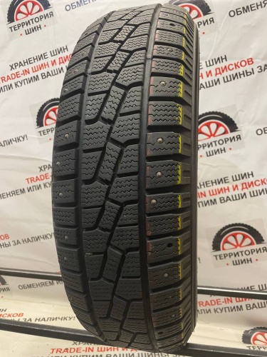 Kumho I'Zen Stud Snow KW11 R16	235/70