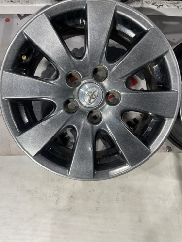 Диски литые Toyota оригинал R16 5x114.3 ET45 ЦО60.1 6.5J