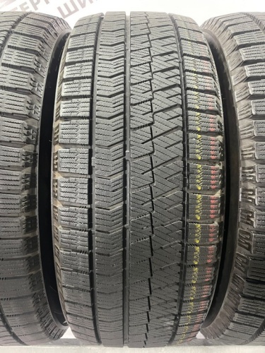 Bridgestone Blizzak VRX2 R17 205/55