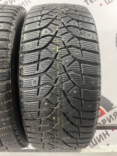 Bridgestone Blizzak Spike-02 R18 225/40