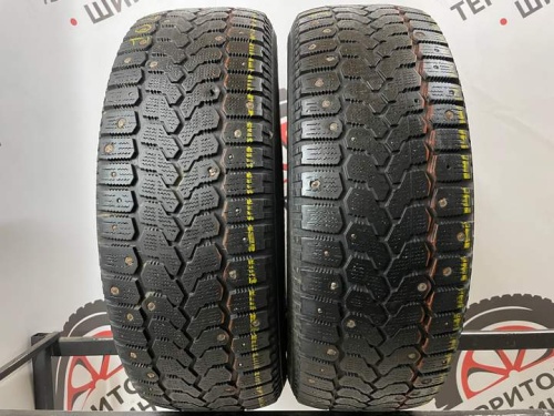 Yokohama IceGuard Stud R17 215/60