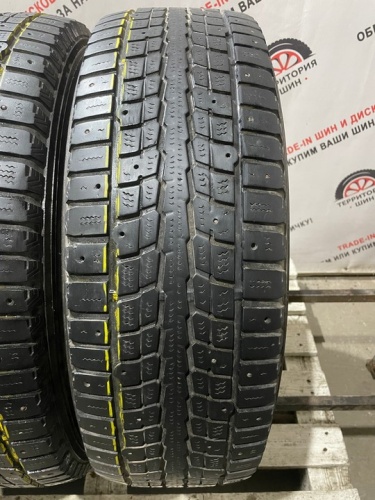 Dunlop SP Winter Ice 01 R16 215/70