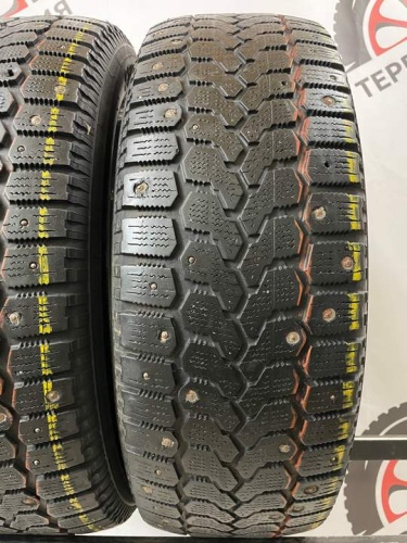 Yokohama IceGuard Stud R17 215/60