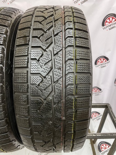 Kumho i*Zen RV Asimetric R17 255/60 100H