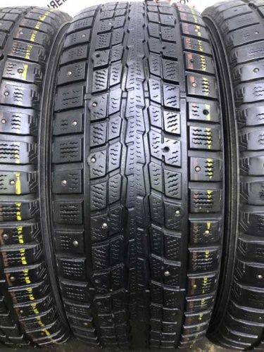 Dunlop SP Winter Ice 01 215/65 R16