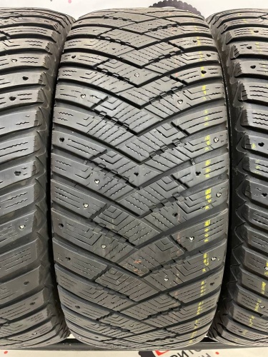 Goodyear UltraGrip Ice Arctic SUV 4x4 R18   265/60