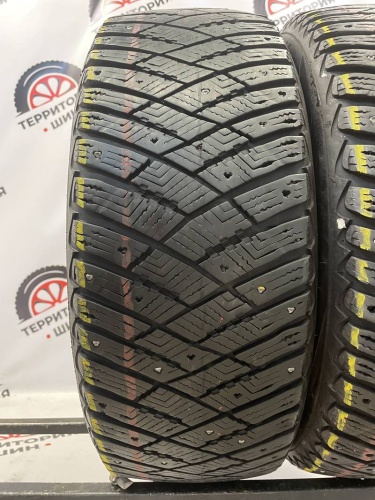 Goodyear Ultragrip Ice Arctic 215/55 R17