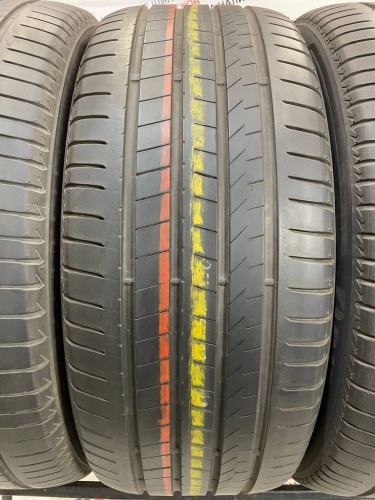 Bridgestone Alenza 001 R22 285/45