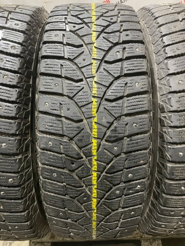 Bridgestone Blizzak Spike-02 SUV R17 235/65