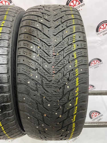 Nokian Hakkalitta 8 R 17 215/55 T98