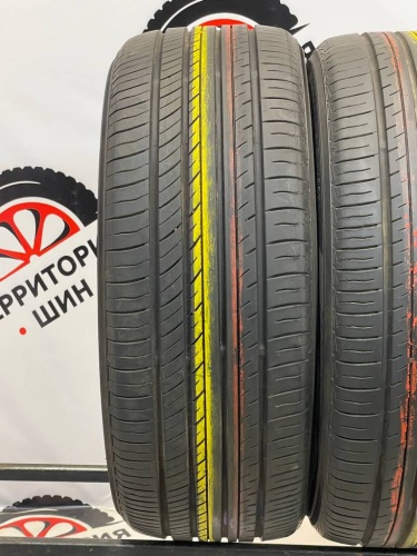 Yokohama Advan Db V552 R17	215/45