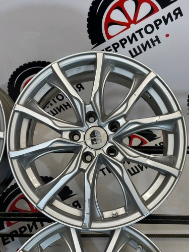 Литье Ниссан R17 5*114,3	7,5J ET45 ЦО 66,1