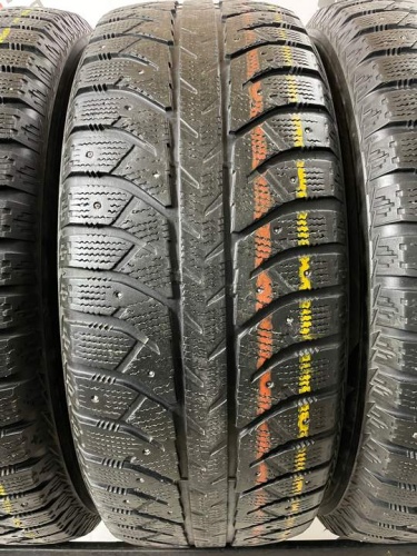 Bridgestone Ice Cruser 7000 R16 215/60
