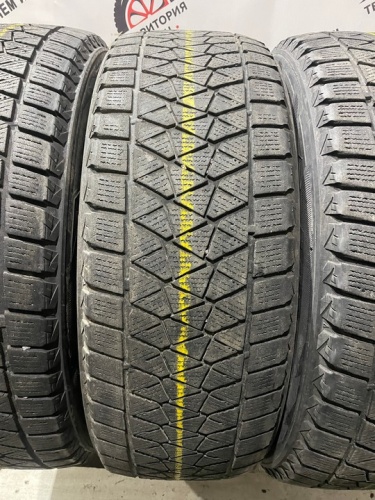 Bridgestone Blizzak DM-V2 R17 215/60