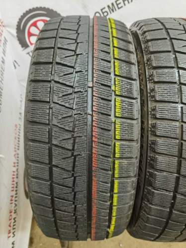 Bridgestone Blizzak Revo GZ 215/45 R17 87Q.