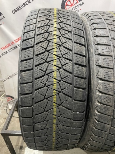 Bridgestone Blizzak DM-V2 R17 215/60