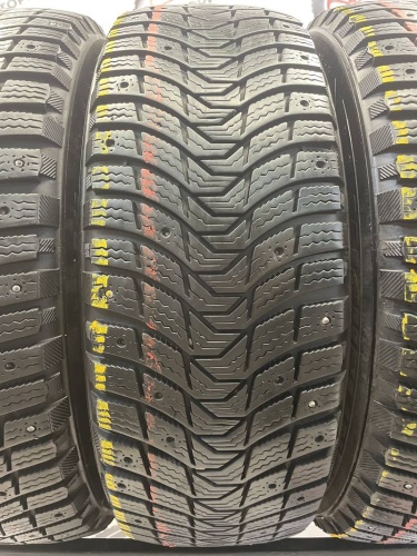 Michelin X-Ice North 3 215/60 R16