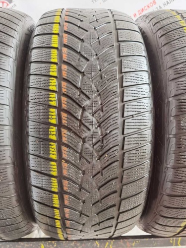 Goodyear UltraGrip SUV R19 255/50