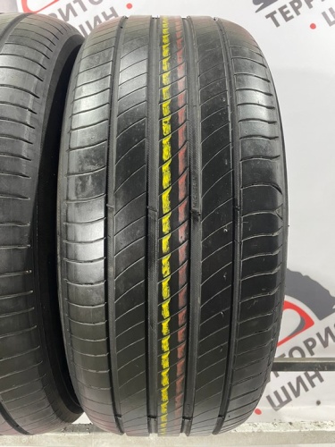 Michelin Primacy 4 R19 235/50