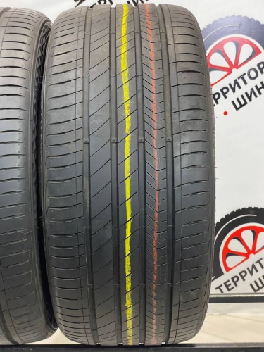 Kumho Majesty 9 Solus TA91 R20 275/35