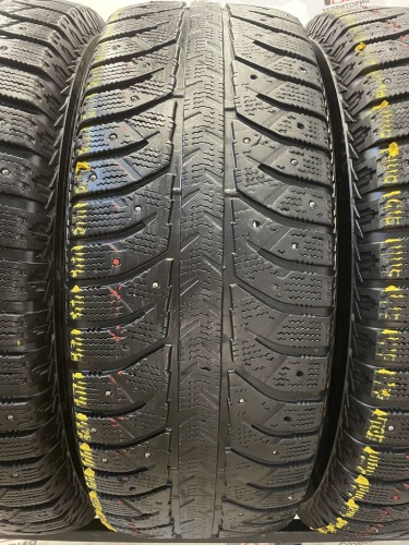 Bridgestone Ice Cruiser 7000  R16 265/70