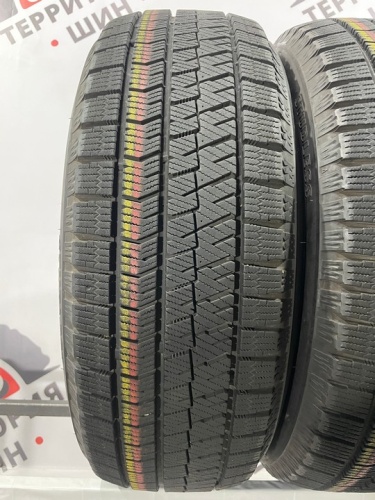 Bridgestone Blizzak VRX2 R17 215/60