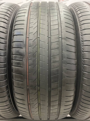 Bridgestone Alenza 001 R22 285/45