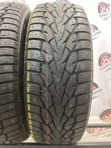 ZMAX Winternova Stud III R16 245/70