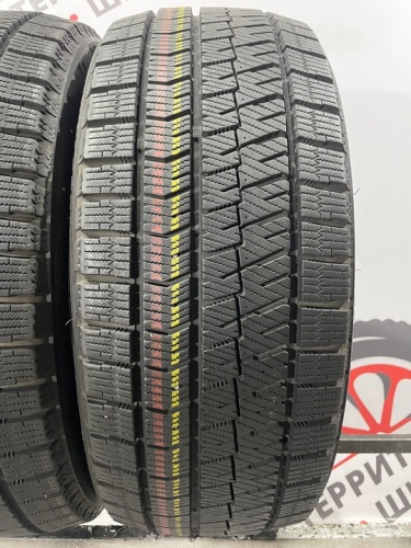 Bridgestone Blizzak VRX2 R17 225/45