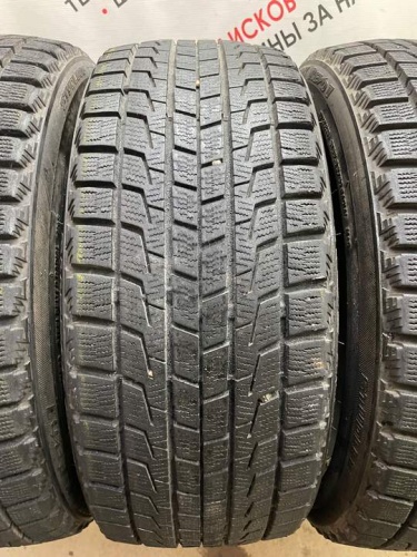 Bridgestone Blizzak Revo1 R17 215/45